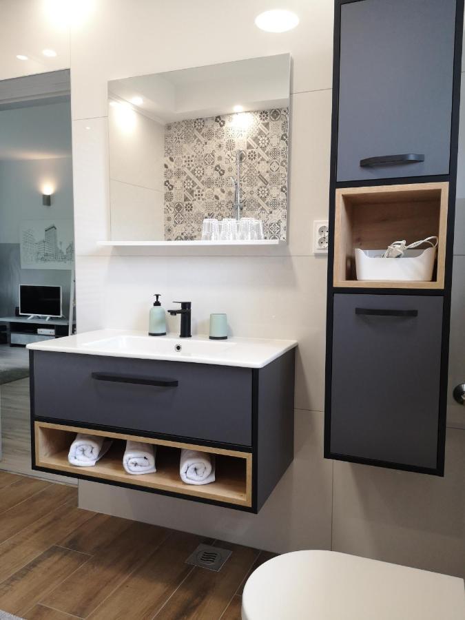 Dub - Free Parking Apartment *