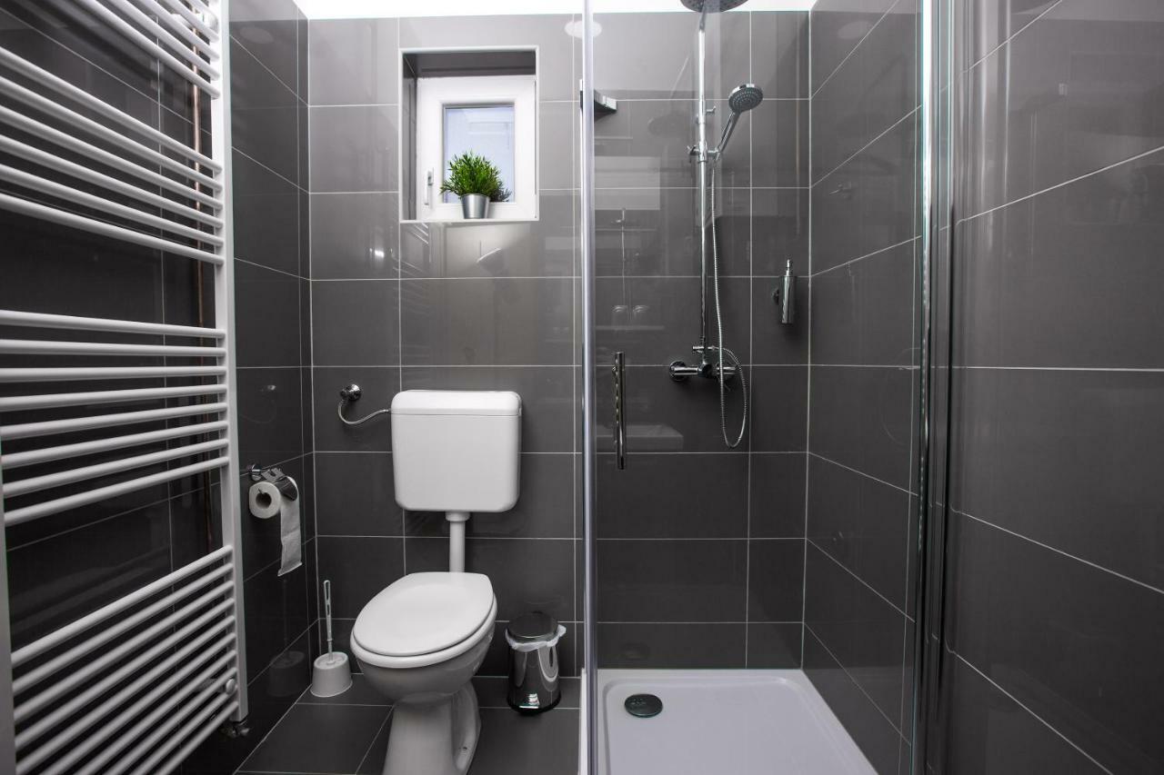 Dub - Free Parking Apartment *